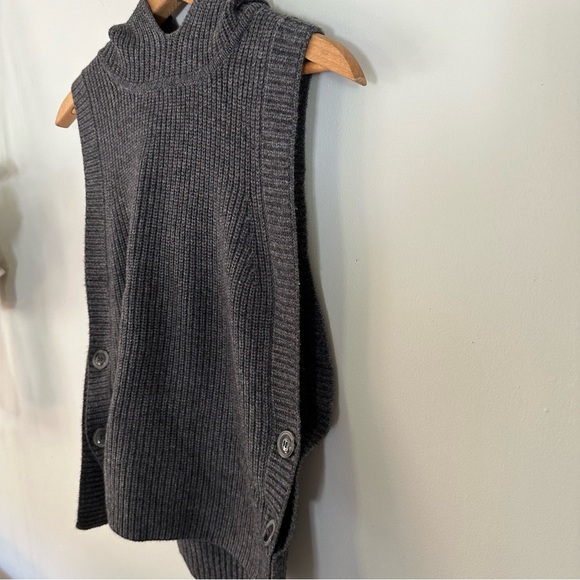 Purotatto Cashmere Wool Blend Hooded Poncho Sweater - Picture 4 of 16